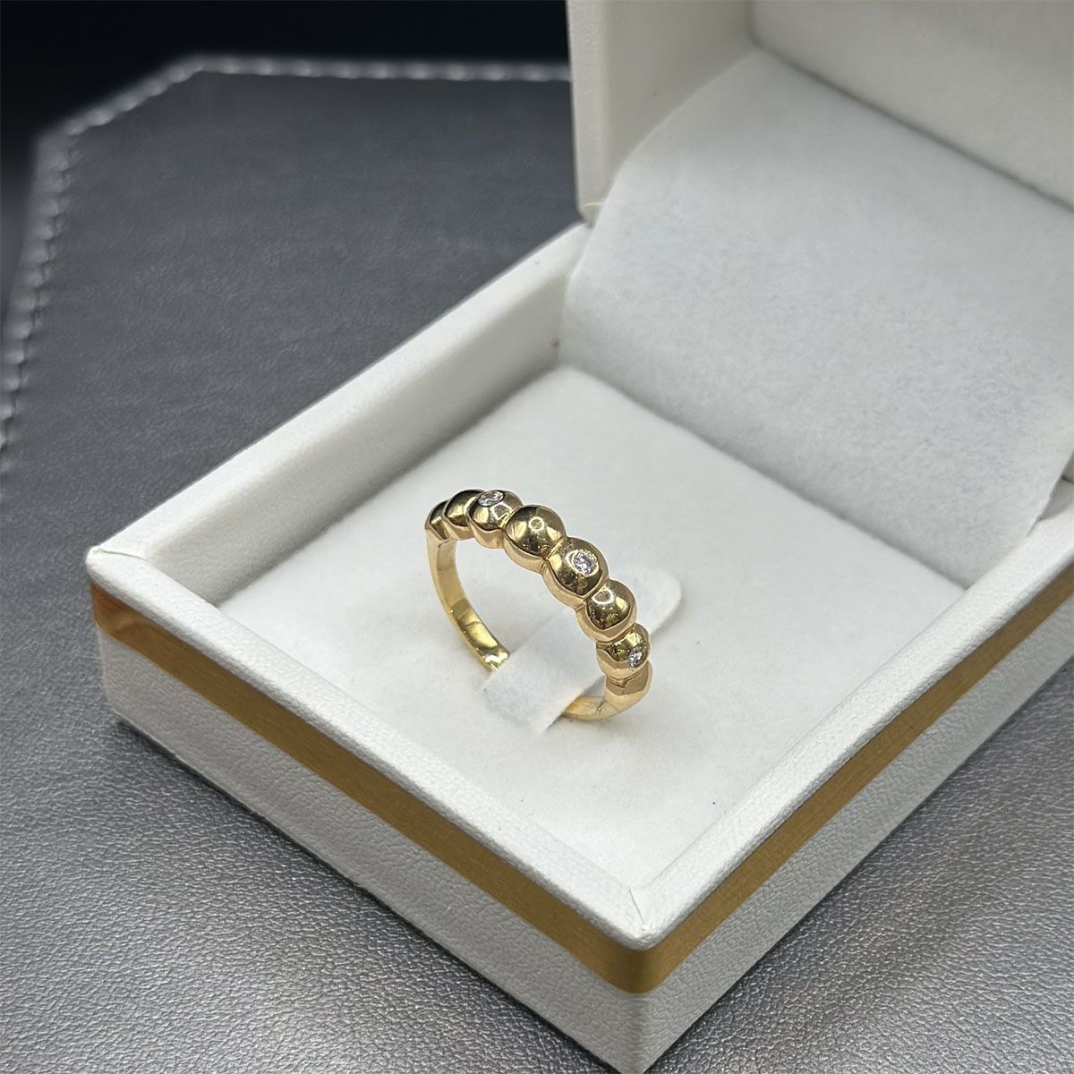 Bague en Or 18K – Élégance Fluide et Contemporaine – Image 3