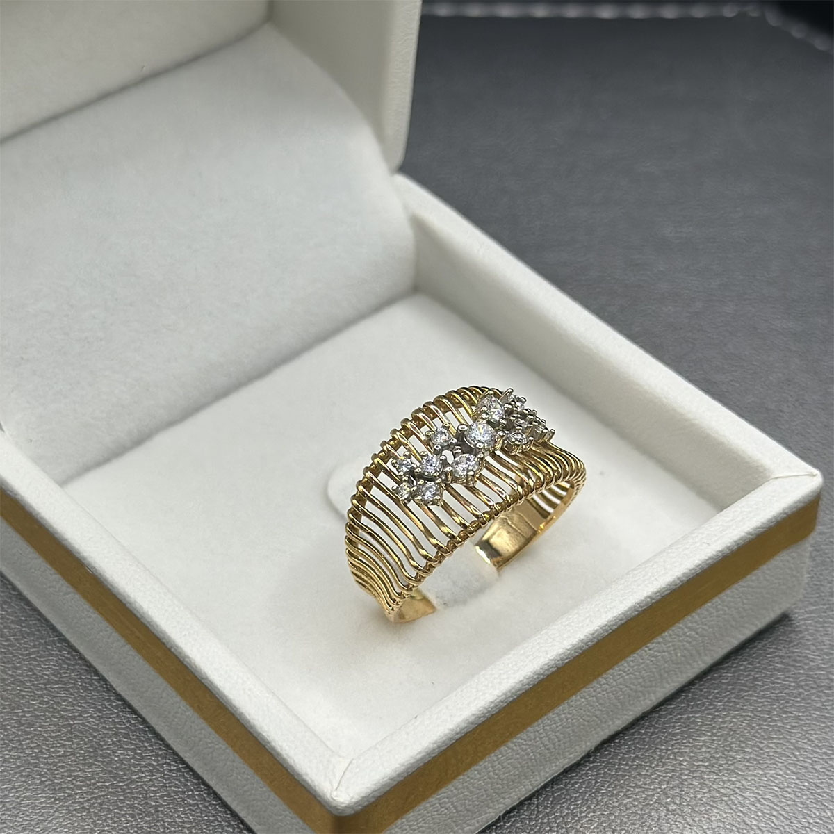 Bague en Or 18K - L'Art de la Légèreté – Image 2