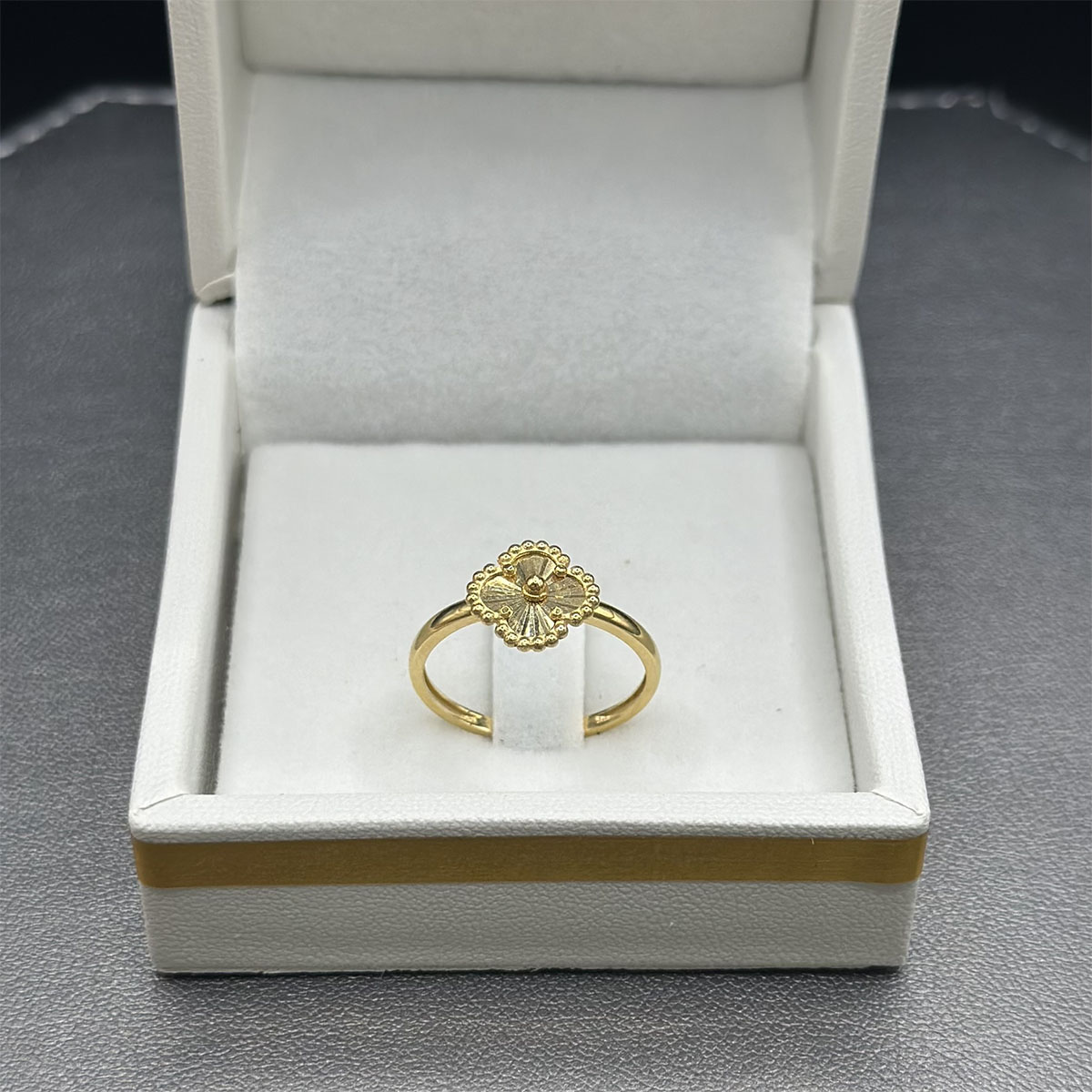 Bague en Or 18K – Élégance et Simplicité Éternelles