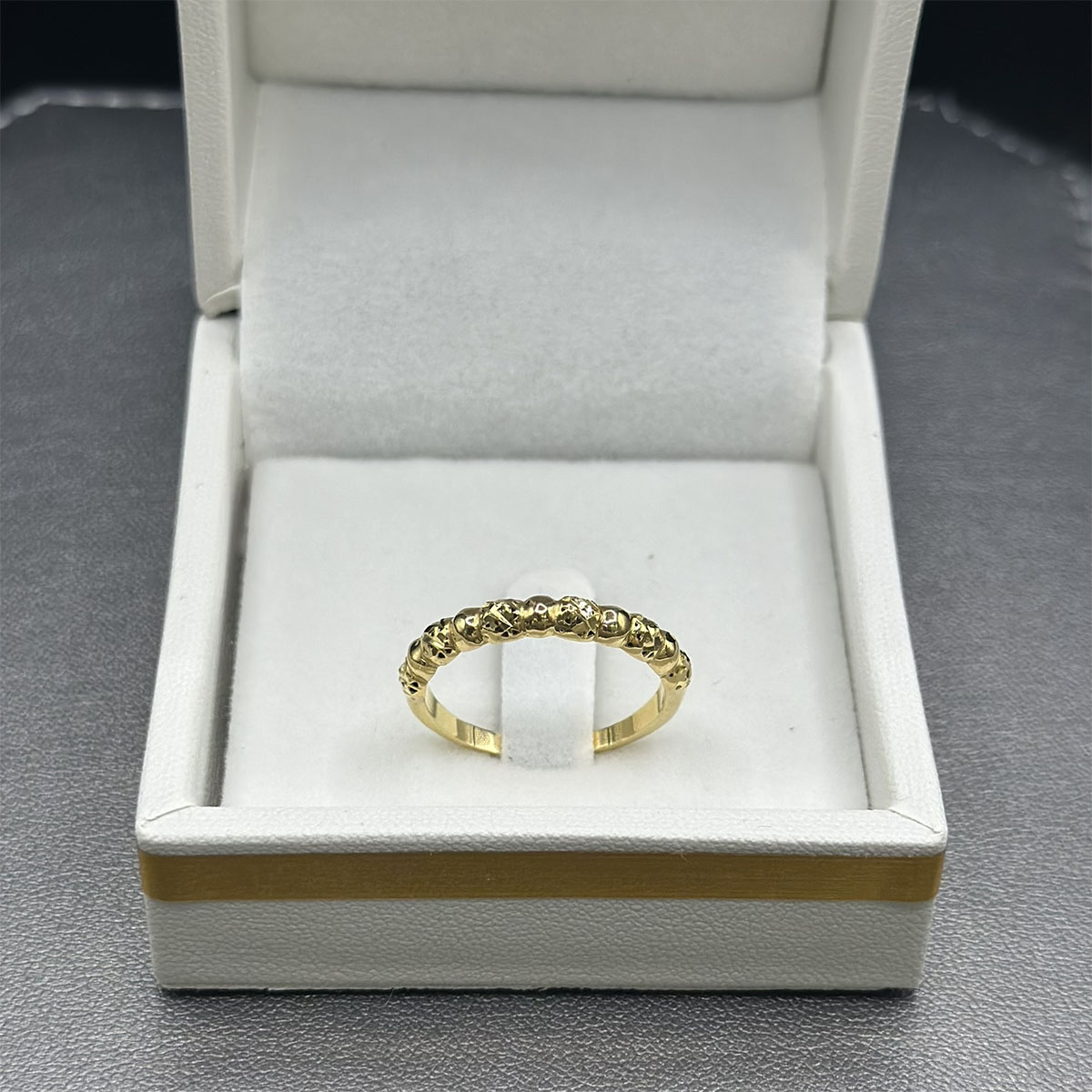 Bague en Or 18K – L’Élégance de la Sobriété