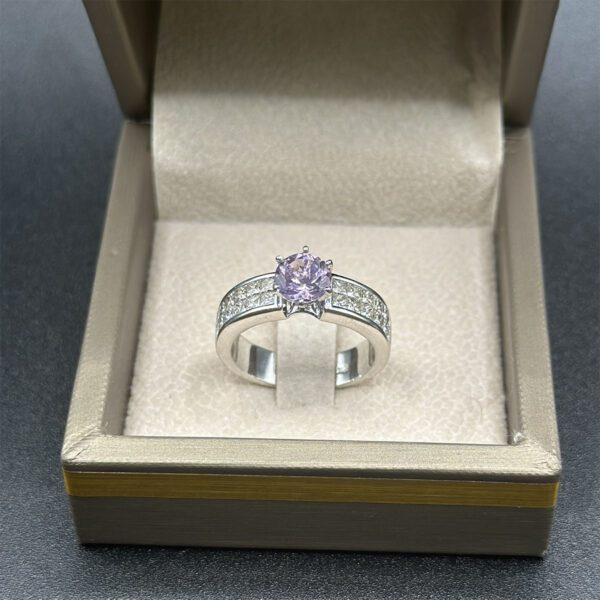 Bague en diamant – Charme subtil