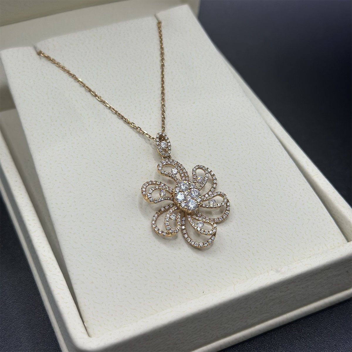 Collier en diamant 18K – Élégance raffinée – Image 2