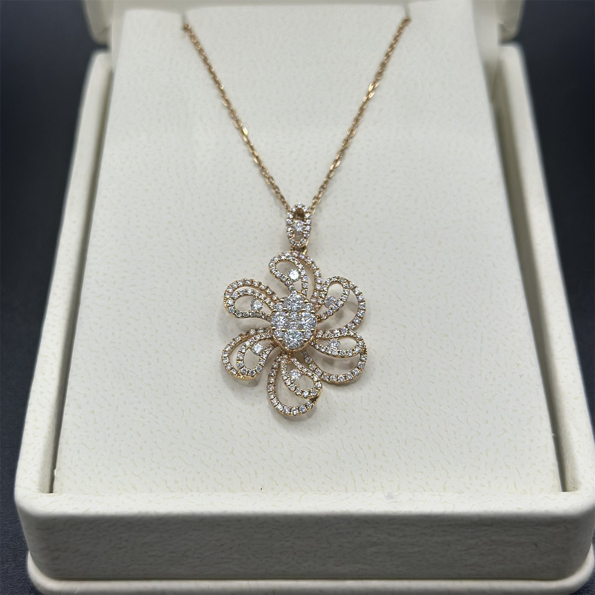 Collier en diamant 18K – Élégance raffinée