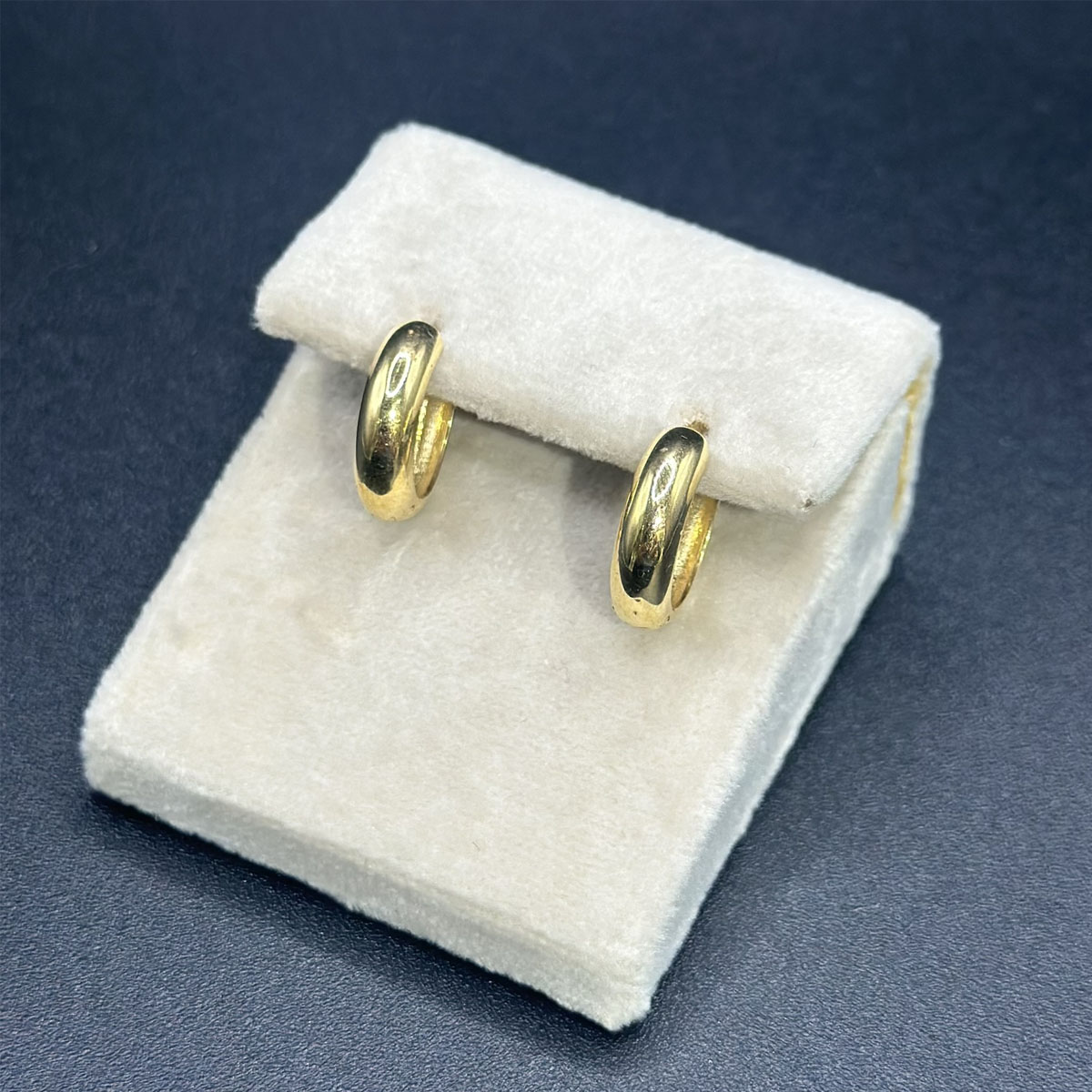 Boucles d'oreilles en Or 18K – Créoles Classiques – Image 3