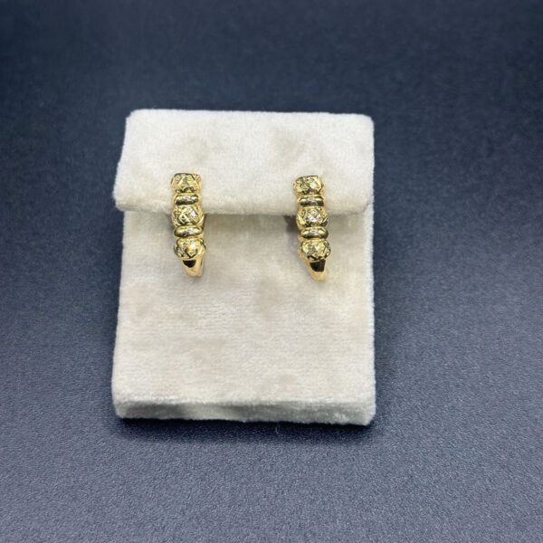 Boucles d'oreilles en Or 18K – Subtilité Éclatante
