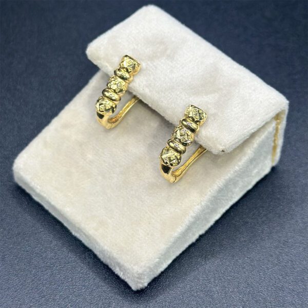 Boucles d'oreilles en Or 18K – Subtilité Éclatante – Image 3