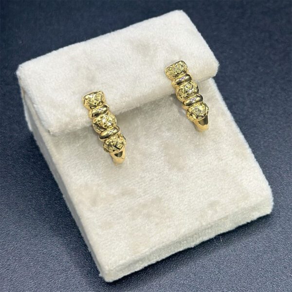 Boucles d'oreilles en Or 18K – Subtilité Éclatante – Image 2