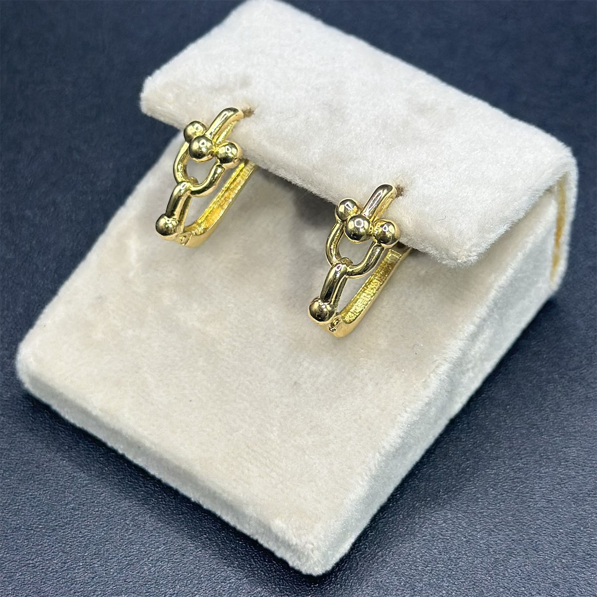 Boucles d'oreilles en Or 18K – Petits Disques – Image 3