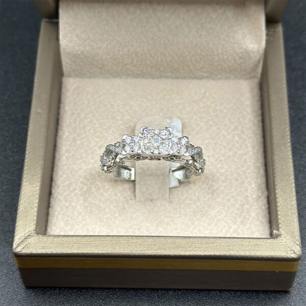 Bague en diamant – Élégance minimaliste