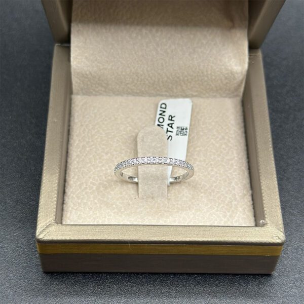 Bague en diamant – Raffinement discret