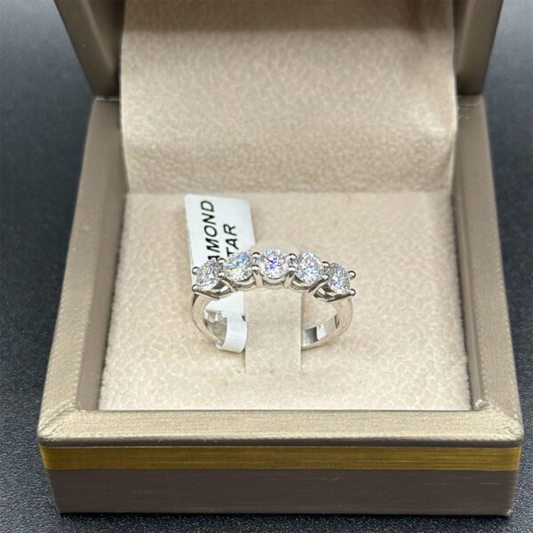 Bague en diamant – Subtle sparkle