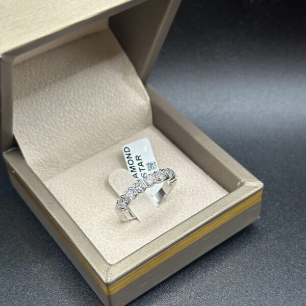 Bague en diamant – Simplicité éclatante – Image 2