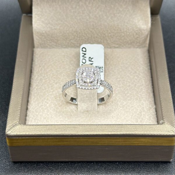 Bague en diamant – Reflet lumineux