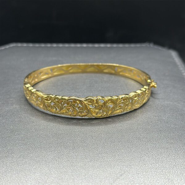 Bracelet Traditionnel en Or 18K – Richesse du Patrimoine