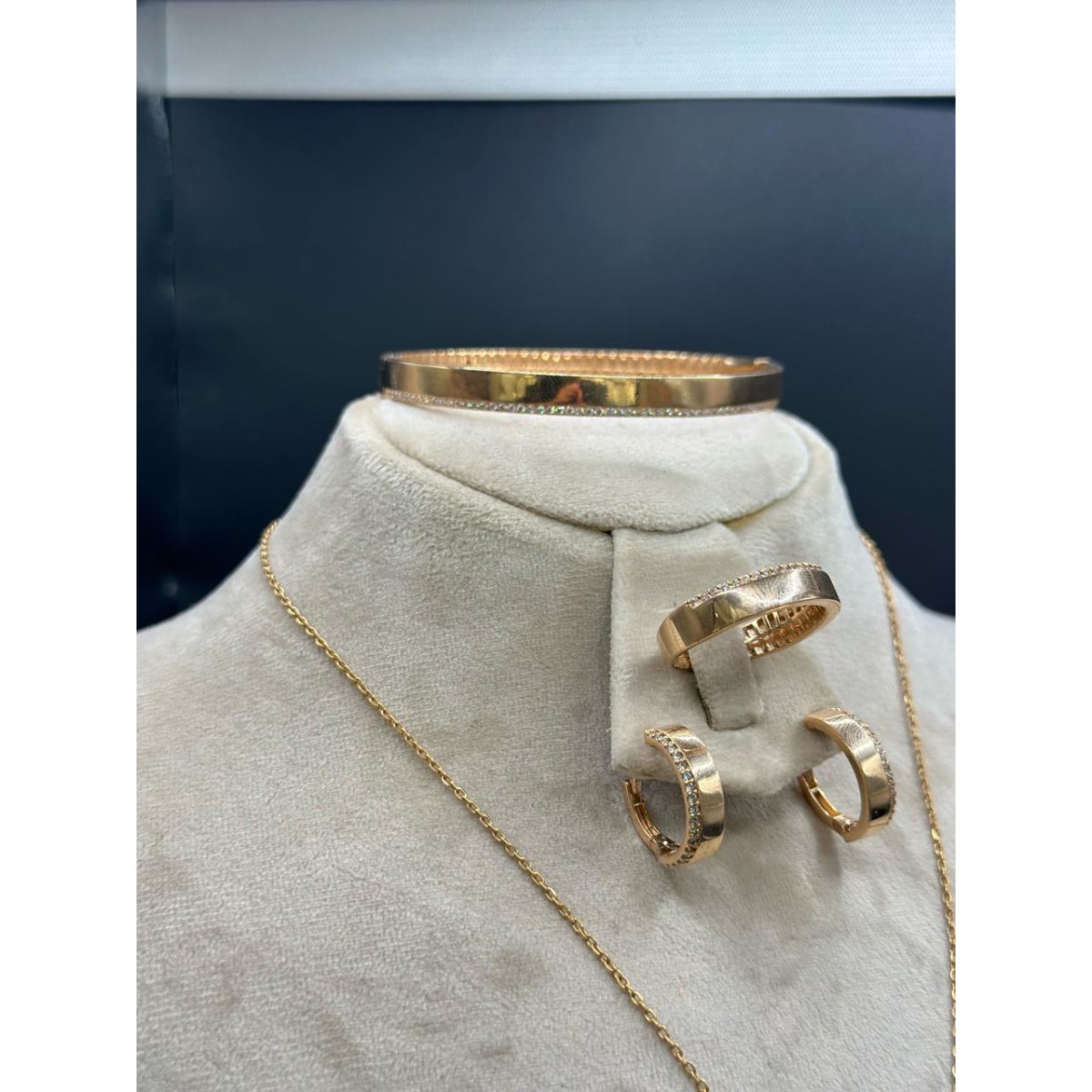 Ensemble en Or 18K – Splendeur Intemporelle – Image 3