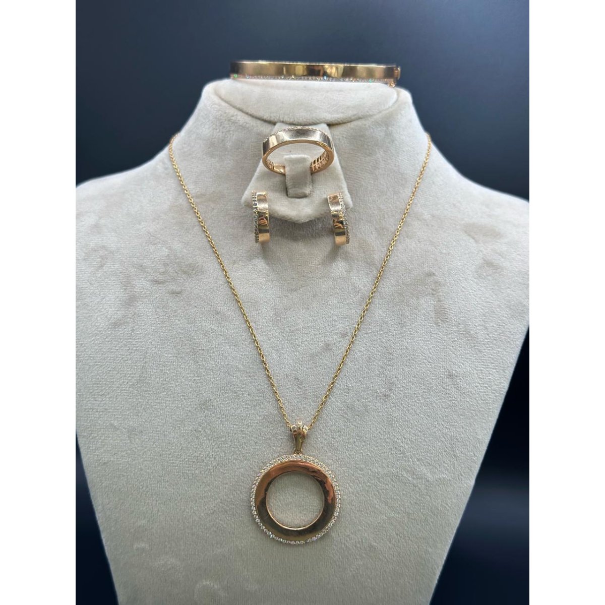Ensemble en Or 18K – Splendeur Intemporelle