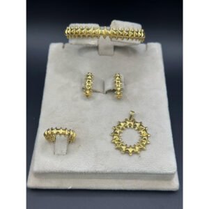 Ensemble en Or 18K – Éclat de Luxe
